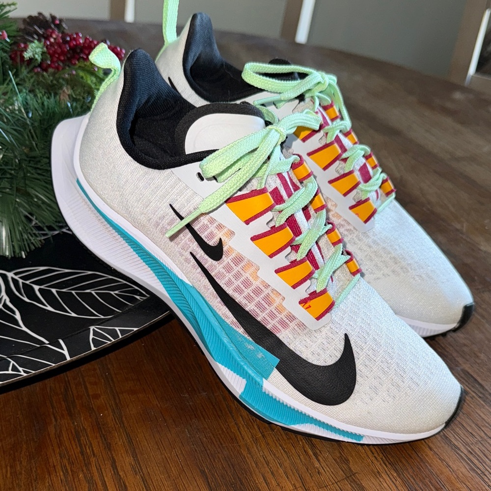 Nike Air Pegasus White Black Womens size 8M with Blue and Yellow Accents